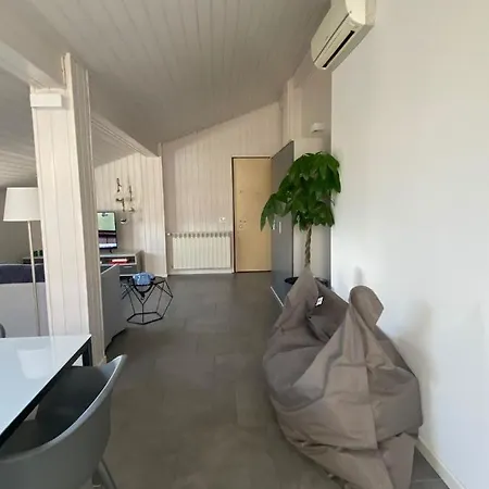 La Garconnierre Del Maggiore Apartment