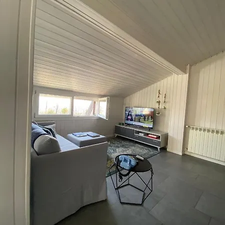 La Garconnierre Del Maggiore *