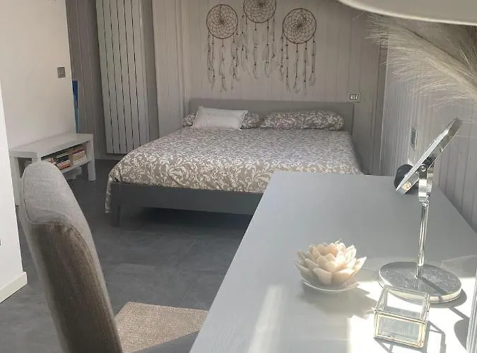 La Garçonniérre Del Maggiore Apartamento